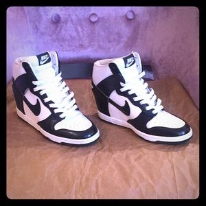 Nike black and white sky high dunk wedges!!